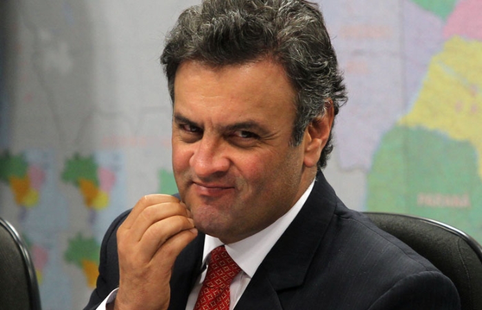 Presidente do PSDB, o senador Aécio Neves (MG) disse que a PEC terá o apoio da maioria dos tucanos. Há divergências na bancada, como o senador Aloysio Nunes ... - aecio-neves