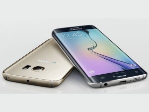 O aparelho será vendido com um fone de ouvido e assinatura -provavelmente por um tempo limitado- do serviço Play Music All Acess, de streaming musical do Google