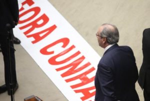 Por 450 votos, Eduardo Cunha deixa a Casa onde foi presidente desde 2015.