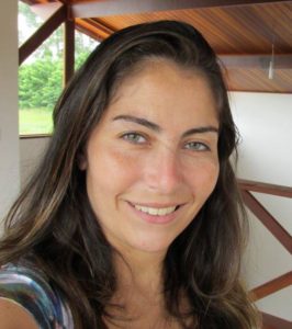 Formada na Unesp de São Vicente, a doutoranda integra o Núcleo de Estudos sobre Poluição e Ecotoxicologia Aquática
