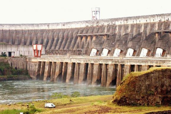 Usina de Itaipu completa 30 anos de operação