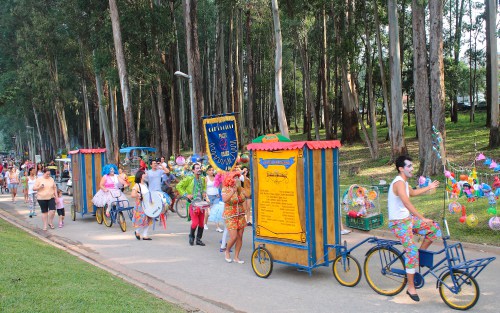Ciclocênico recebe doações após ter sede invadida