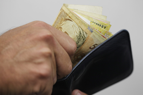 Confiança do consumidor sobe 1% de maio para junho