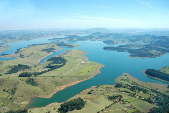 Nível de água do sistema Cantareira cai 4,2 pontos percentuais em um mês
