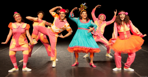 O espetáculo de teatro apresentado pela Cia. Simples.