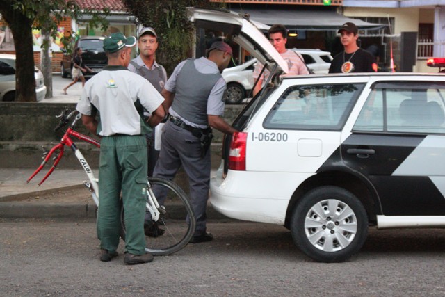 Acidente na Avenida Siqueira Campos deixa ciclista em estado grave