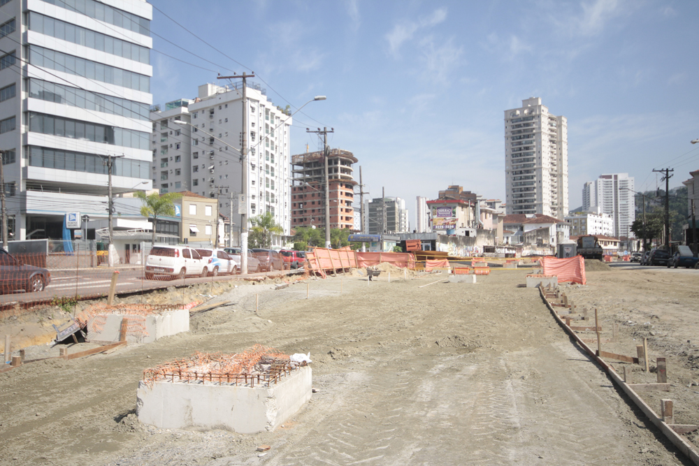 VLT: Traçado sinuoso da Avenida Francisco Glicério