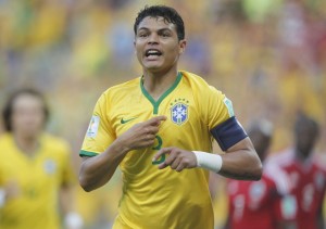 Relatos de atletas mostram que Thiago Silva nunca reclamou da reserva, apesar de estar chateado com a situação. E que internamente sempre continuou a dar suas opiniões e conselhos aos mais jovens, apesar de não ser mais tão requisitado pela imprensa