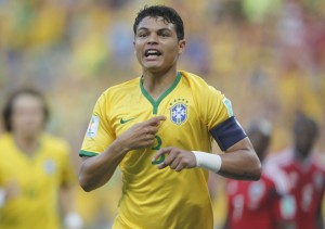 Relatos de atletas mostram que Thiago Silva nunca reclamou da reserva, apesar de estar chateado com a situação. E que internamente sempre continuou a dar suas opiniões e conselhos aos mais jovens, apesar de não ser mais tão requisitado pela imprensa