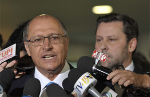 Alckmin disse que o Estado vai participar do encontro, mas não vai fazer uma contraproposta de aumento salarial porque o último ocorreu há oito meses