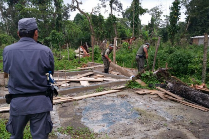 Ação coíbe invasão em área de preservação em Boracéia