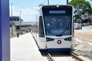 A tarifa do VLT será de R$ 3,60, e a integração com os ônibus municipais custará R$ 3,80