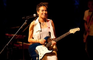 A cantora se apresenta no aniversário de Bertioga, que comemora 25 anos de emancipação na quinta (19).