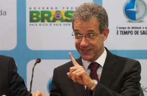  Segundo Chioro, as normas devem ser um requisito para o pagamento dos serviços no SUS. "O especialista não vai mais poder inventar que uma prótese é melhor que a outra", afirma