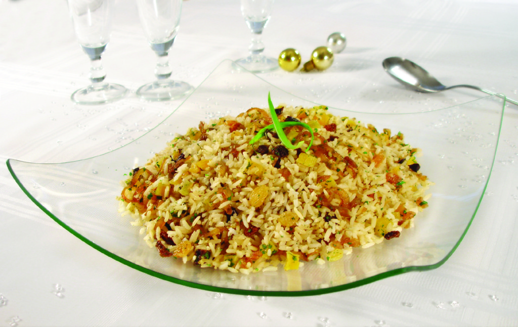 Arroz integral com frutas secas e cebola caramelizada