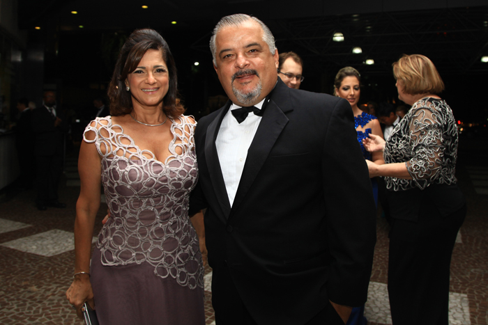 Prestígio Márcio França, vice-governador de São Paulo, ao lado da esposa Lúcia França festejando o aniversário de Santos, que teve show do Jota Quest como principal atração.