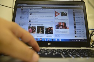 Divulgação/Agência Brasil Na maior rede social da atualidade, o Facebook, o especialista tem uma observação importante. Além do conteúdo a ser publicado, o usuário deve se atentar às páginas de interesses que segue ou grupos que participa