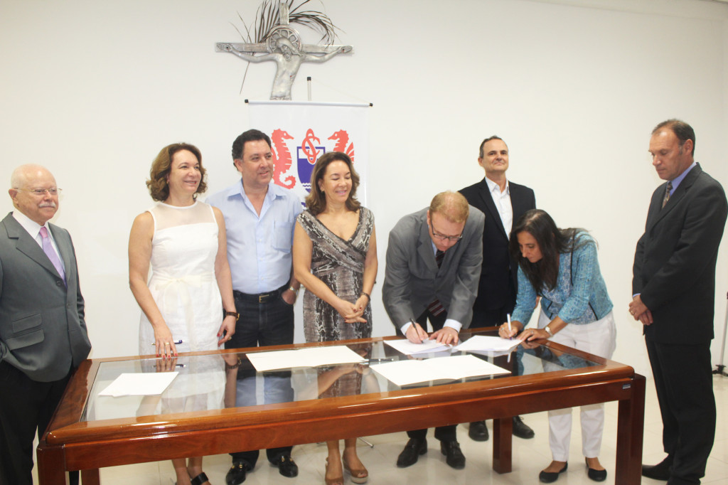 Unisanta e Praticagem de Santos assinam convênio inédito na América do Sul