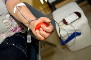 Para lembrar o Dia Mundial do Doador de Sangue, celebrado em 14 de junho, a Organização Pan Americana da Saúde (Opas) escolheu o Brasil para sediar um encontro entre os países da América Latina, Caribe e África para debater avanços nas ações e o fortalecimento da doação voluntária de sangue como estratégia para a autossuficiência de componentes e derivados do sangue