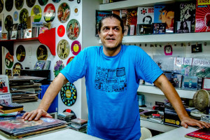 Saudade Wagner Parra  nos deixou prematuramente na última terça-feira(10). Um cara do bem, defensor de um mundo mais justo e de uma cultura de qualidade na cidade. Genial. Singular. 