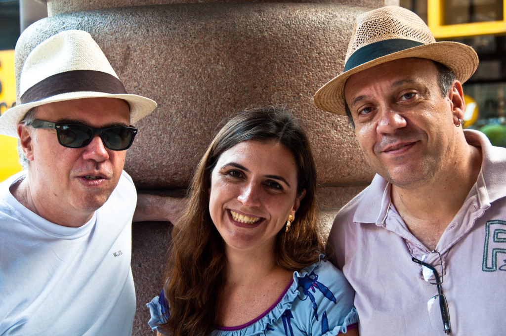 Lançamento Do CD Os Choros, Sambas e Canções Que A gente Mesmo Faz, do Duo Choro de Bolso,  com Julinho Bittencourt. As músicas de Canduta ganharam palavras de Julinho; e os textos de Julinho foram musicados por Canduta. Débora Gozzoli abrilhanta ainda mais o show. O lançamento acontece nesta quinta (12), às 21 horas, no Teatro Guarany. Entrada livre. Vale muito prestigiar!