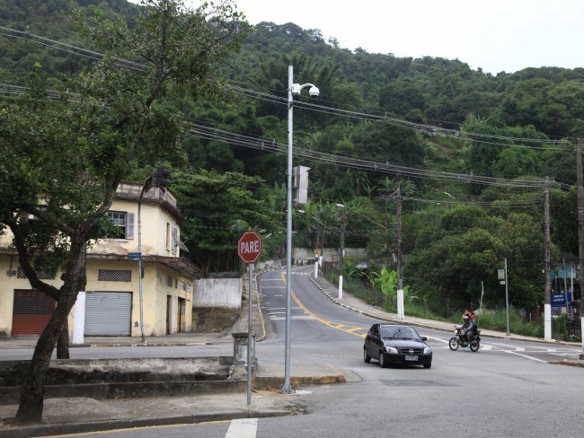 Câmeras vão reforçar fiscalização contra descarte de lixo nas ruas