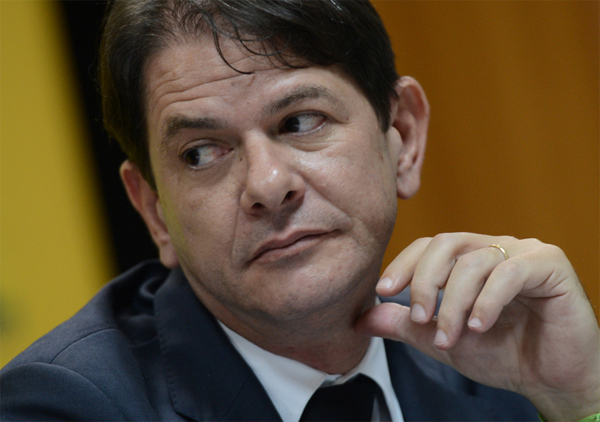 Cid Gomes é exonerado do cargo de ministro da Educação