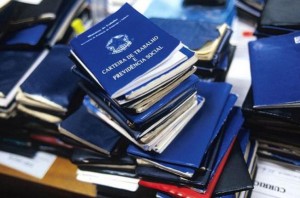 Ao todo, a região registrou a perda de 15.704 postos de trabalho no ano passado, uma média diária de 43 demissões.