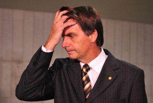 Bolsonaro disse, durante o programa, que nunca passou pela sua cabeça ter um filho gay porque seus filhos tiveram uma "boa educação"