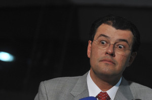 Ministro Eduardo Braga comentou que crise na Petrobras também se deve a "variáveis não controláveis pelo governo brasileiro"