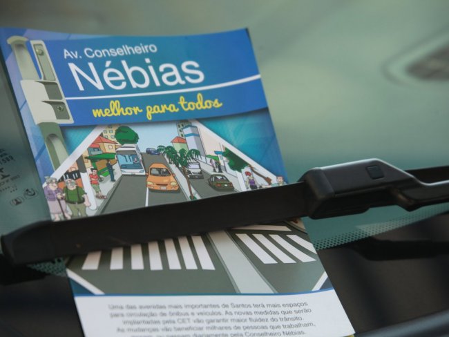 Conselheiro Nébias tem início de restrição de estacionamento