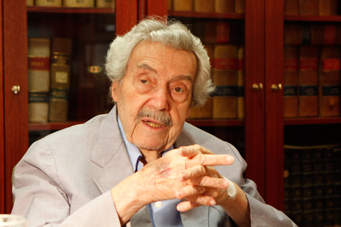 Morre ex-ministro do STF Paulo Brossard