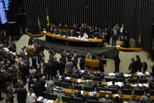 O Senado adiou a votação dessas propostas para a semana que vem e, na visão do governo, a Casa tem que aprová-las sem modificação. Isso porque se houver alteração, as MPs voltam para a Câmara, que, como reconhece o próprio Guimarães, não terá tempo hábil para nova votação