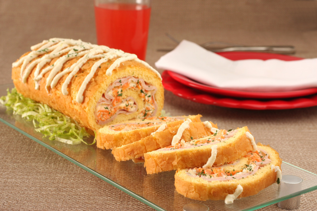 Receita: rocambole salgado de peito de peru