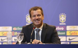 Dunga diz que Brasil estudará os próximos adversários e os possíveis chaveamentos