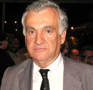 Cultura Juca Ferreira, Ministro da Cultura,  cumprirá agenda em Santos com a Caravana Cultural, a convite do Instituto Arte no Dique. A comitiva encontrará com autoridades da cidade, visitará o Céu das Artes, o Instituto Arte no Dique e receberá às16h, no Teatro Guarany, artistas, produtores e jornalistas para a Roda de Conversa. Nesta terça (2 de junho). 