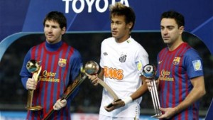 Na nota, o pai de Neymar confirmou a investigação da Receita Federal sobre seus bens. A reportagem, que também teve acesso aos documentos, verificou que existem nove processos em andamento na Receita Federal envolvendo as finanças do jogador. Os bens do atacante foram monitorados pelo Fisco