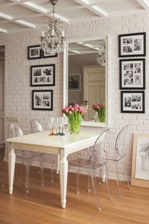 Aqui ele vem de uma maneira mais clara, em ambiente que transparecem calma e aconchego.