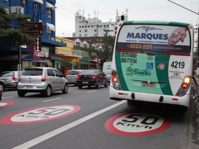 Rua João Pessoa, no Centro de Santos, terá faixa exclusiva de ônibus
