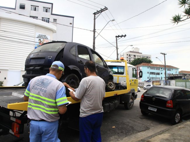 Recolhimento de veículos abandonados aumenta 540% em Santos