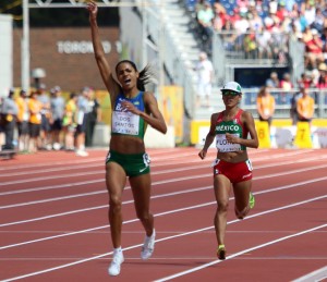Juliana dos Santos foi a primeira medalha brasileira no atletismo obtida durante o Pan, em Toronto, no Canadá.