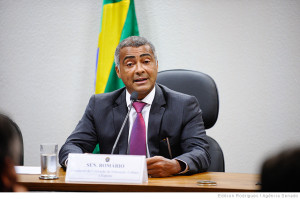 O senador do PSB carioca, Romário, será o presidente da CPI do Futebol que vai investigar contratos firmados pela CBF - Confederação Brasileira de Futebol
