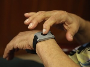 A iniciativa é realizada na rede municipal desde 2013, em parceria com a empresa Telehelp, beneficiando 50 pessoas. O recebimento das propostas vai até o dia 5, às 9h