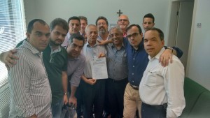 Encontro realizado hoje de manhã definiu o nome de Manoel Constantino como o novo presidente do Legislativo santista, após a morte de Marcus de Rosis, ocorrida no sábado, vítima de infarto.