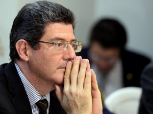 O governo tenta evitar um novo rebaixamento da nota brasileira, a exemplo do que ocorreu no início do mês, quando a agência de classificação de risco Standard & Poor´s cumpriu a promessa e retirou o selo de bom pagador do país