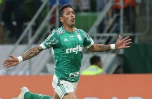  Barrios desfalcou o time em três jogos (Corinthians, Internacional e Figueirense)