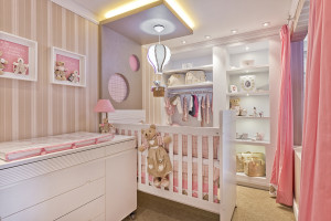 Quarto de bebê com cor rosa