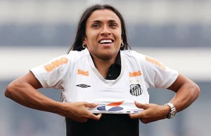 É a primeira vez que Marta fica fora da lista desde 2003, quando foi indicada pela primeira vez e ficou na décima colocação. No ano passado, a atacante ficou em segundo lugar com 14,16% dos votos -foi superada pela meio-campista alemã Nadine Kessler, que teve 17,52%