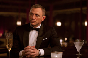  24º filme do agente secreto tem Daniel Craig no papel principal pela quarta vez. A nova aventura conecta filmes anteriores e coloca Bond frente a frente com inimigos do passado