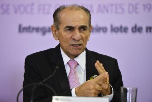 Questionado, o ministro disse que ainda não há previsão de novas ações a serem tomadas em relação ao surto. Ao todo, o Brasil já registra 399 casos de bebês identificados com a condição, que faz com que o perímetro da cabeça seja menor do que a média, que é acima de 34 cm